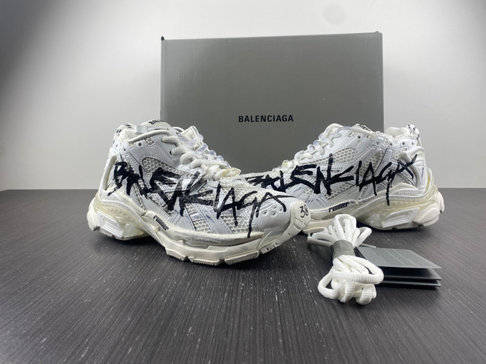 blcg runner sneaker bm5623-018