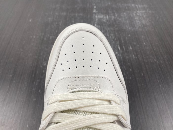gym sneakers gy023