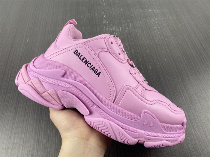 blcg sneaker triple.s sneakers 524039 w1fc3 9023