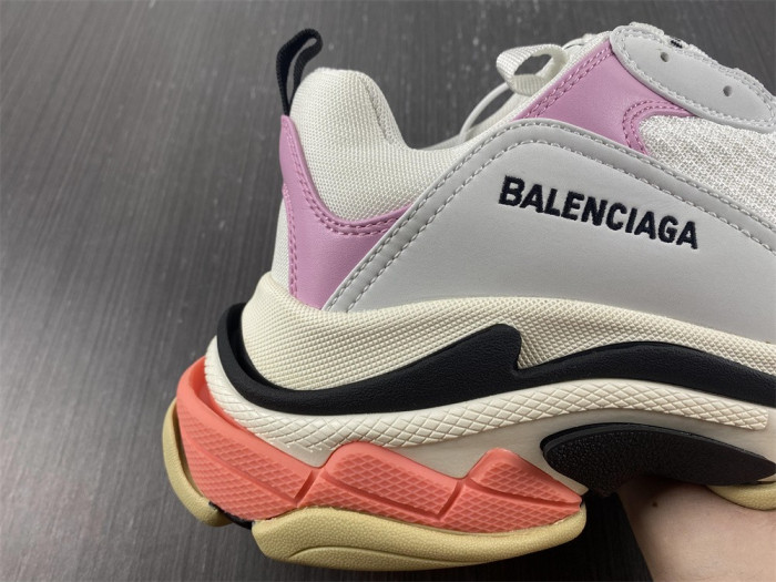 blcg sneaker triple.s sneakers 569326 w1fc3 9693