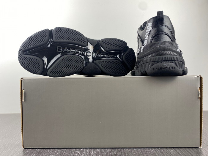 blcg sneaker triple.s sneakers 536737 w2fab1090