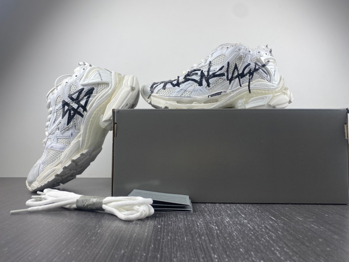 blcg runner sneaker bm5623-018