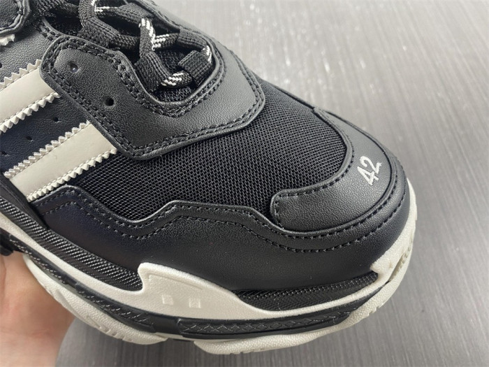 blcg sneaker triple.s sneakers l908-8906