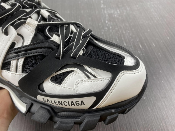 blcg wmns track mule