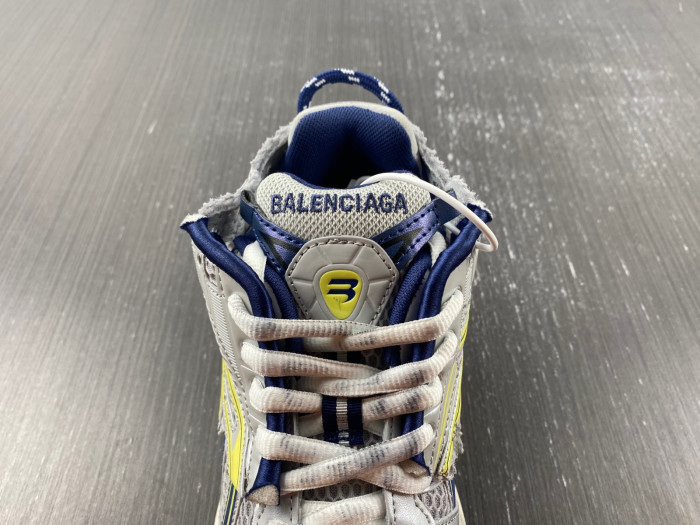 blcg runner sneaker bm5623-010