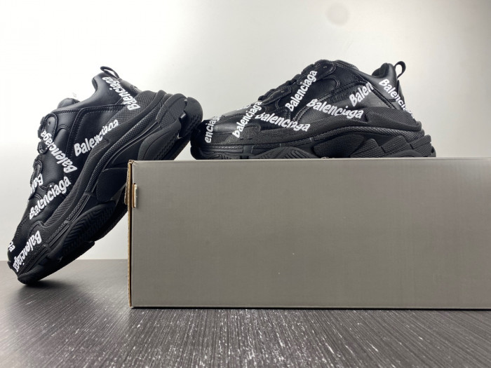blcg sneaker triple.s sneakers 536737 w2fab1090