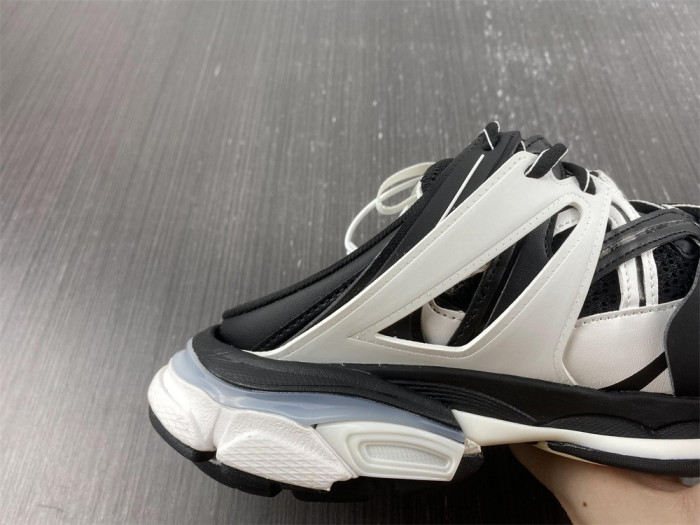 blcg wmns track mule
