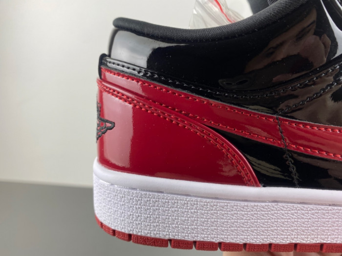 AIR JORDAN 1 LOW 