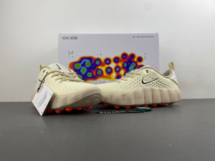 Nike Mind 002 