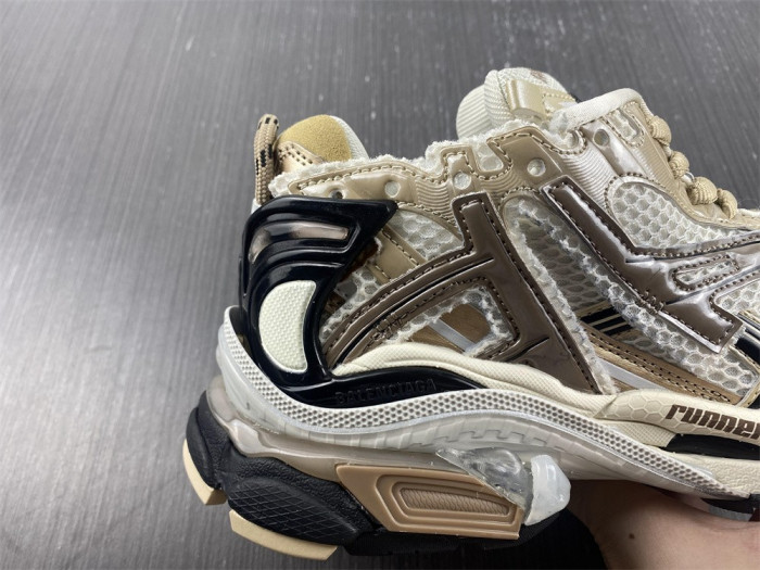 blcg runner sneaker uu563-089