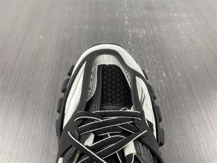 blcg wmns track mule
