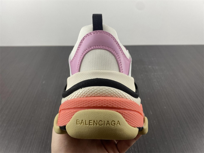 blcg sneaker triple.s sneakers 569326 w1fc3 9693