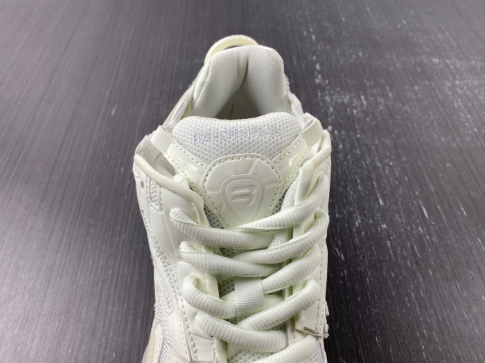 BLCG RUNNER SNEAKER BM5623-009