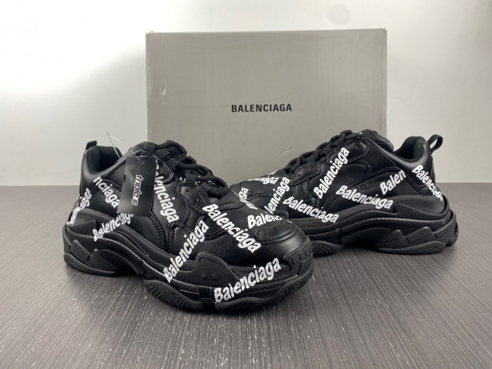 blcg sneaker triple.s sneakers 536737 w2fab1090