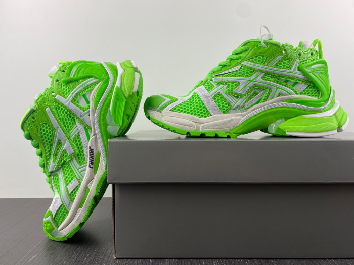 blcg runner sneaker bm5623-013