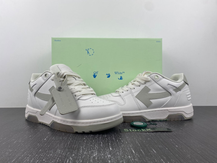 gym sneakers gy023