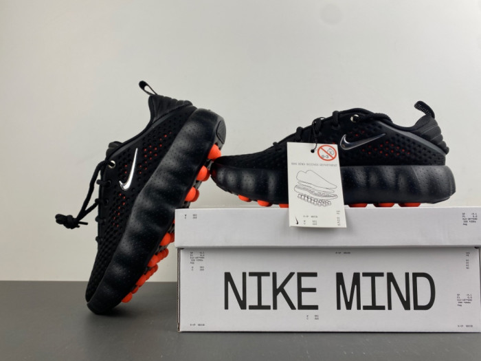 Nike Mind 002 