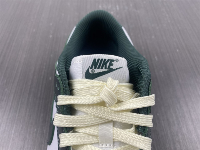 nike dunk low vintage green (w) - dq8580-100