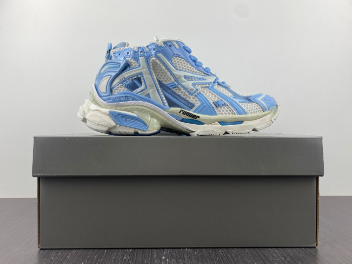 blcg runner sneaker bm5623-007
