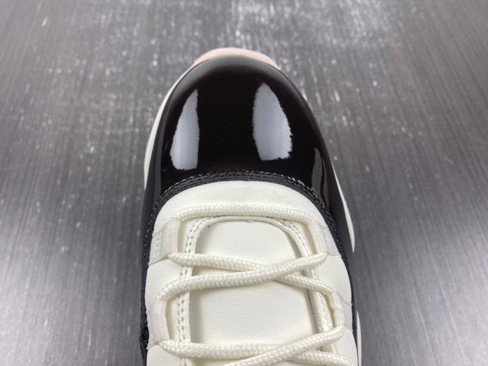 air jordan 11 wmns neapolitan ar0715-101