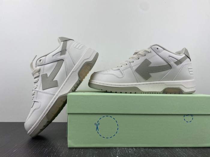 gym sneakers gy023