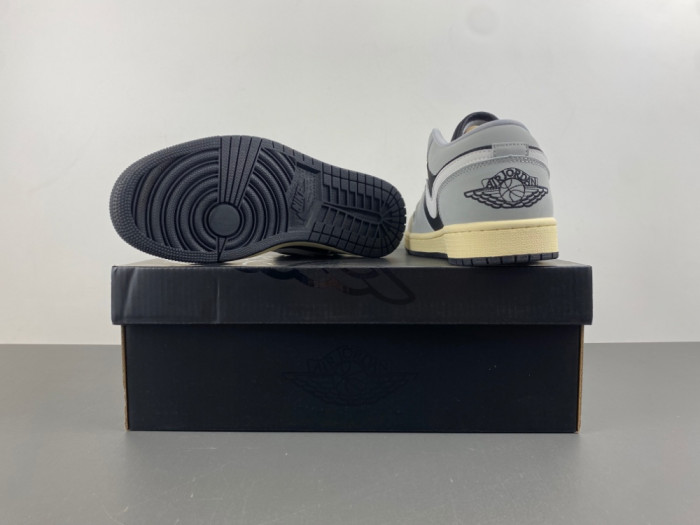 Air Jordan 1 Low Light Smoke Grey Off Noir HQ2010-012