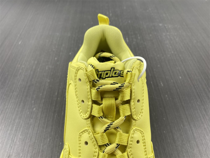 blcg sneaker triple.s sneakers 524039 w1fb5 2308