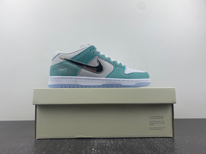 april skateboards x nike dunk low sb 