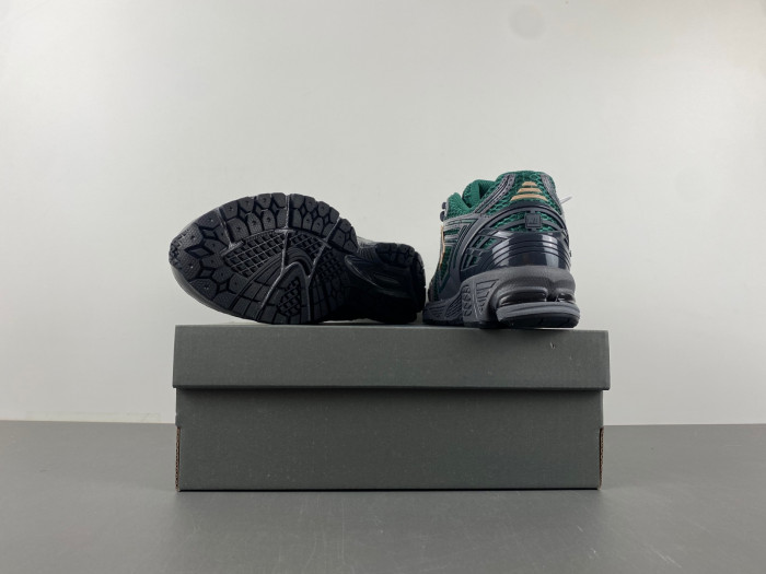 New Balance 1906R 