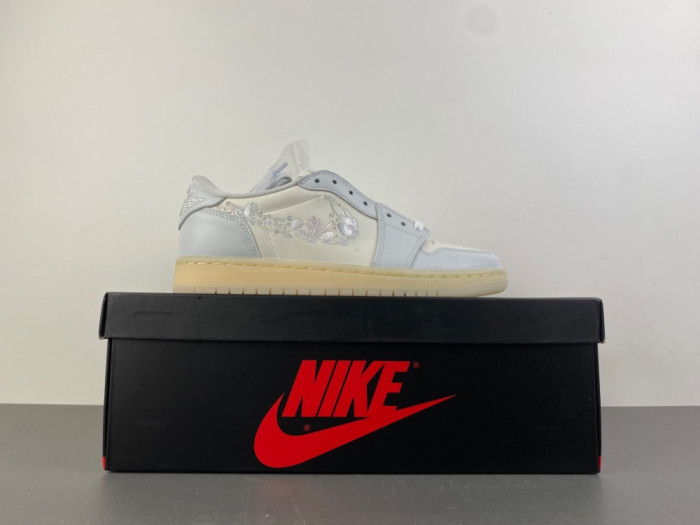 Air Jordan 1 Retro Low OG Rabbit Floral Swoosh IF4391-100