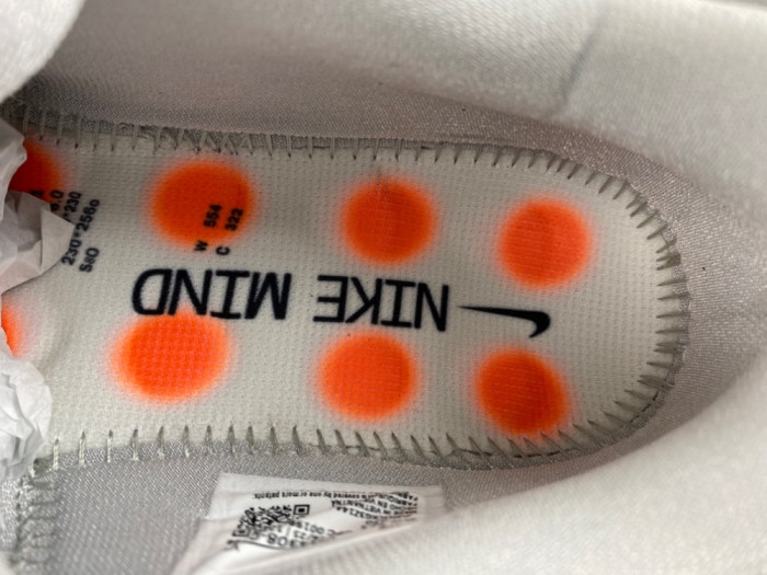Nike Mind 002 