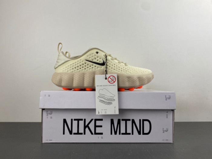 Nike Mind 002 