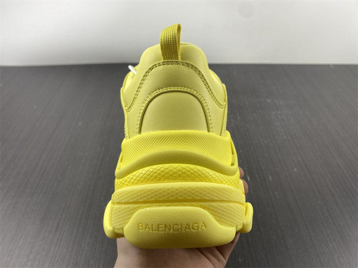 blcg sneaker triple.s sneakers 524039 w1fb5 2308