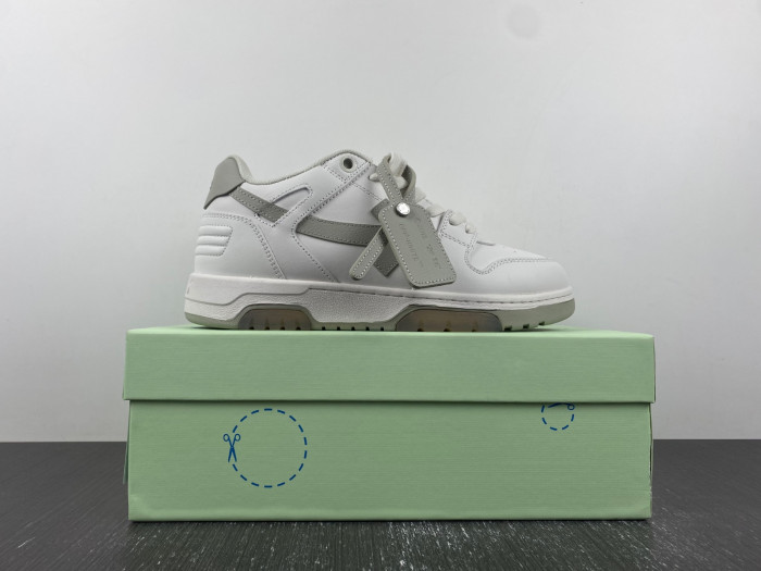 gym sneakers gy023