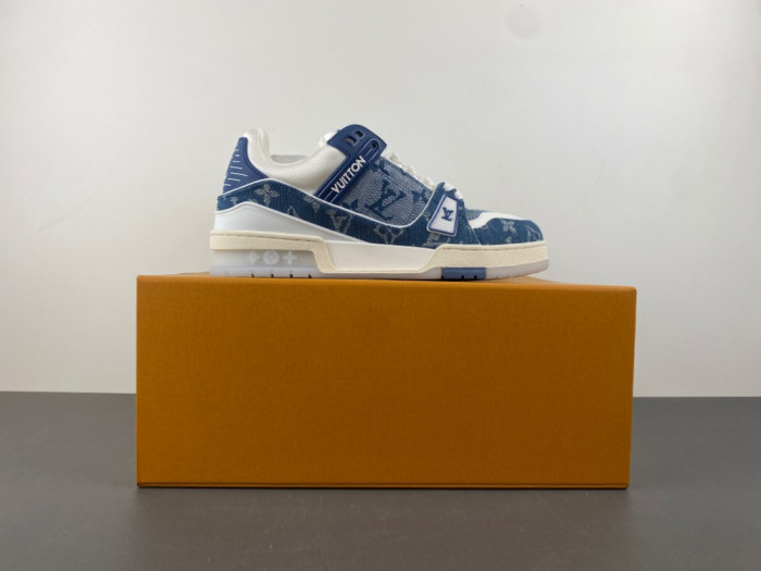 1V TRAINER 1V0425-322