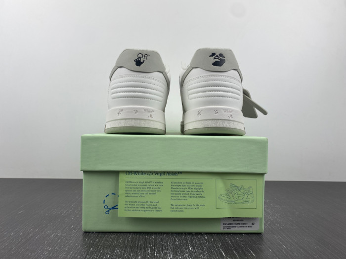gym sneakers gy023