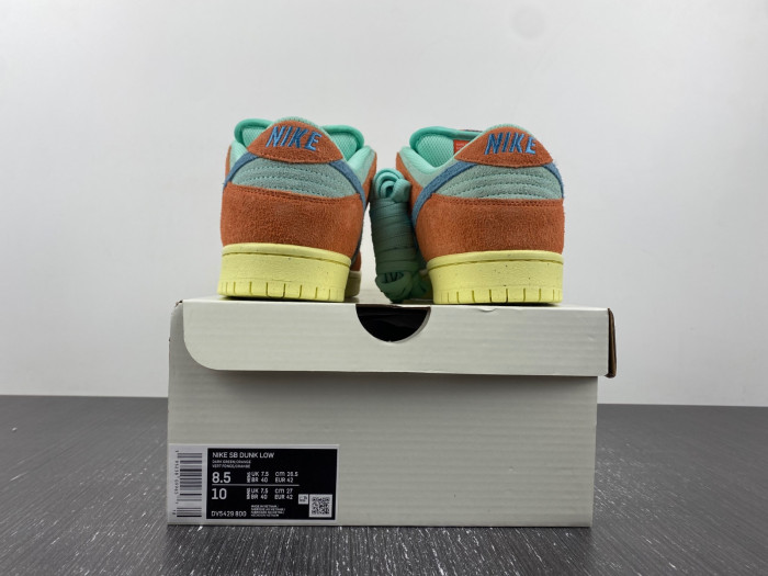 nike sb dunk low orange noise aqua dv5429-800