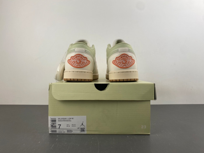 Air Jordan 1 Low SE 