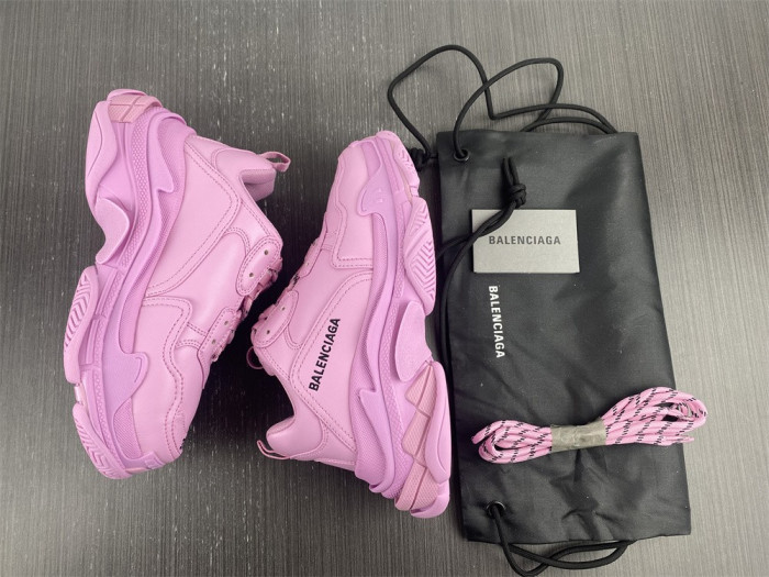 blcg sneaker triple.s sneakers 524039 w1fc3 9023