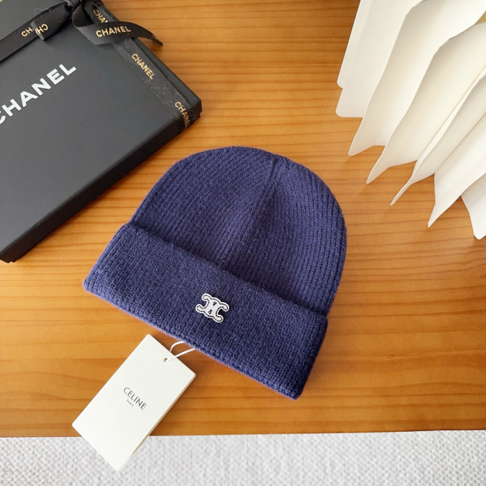 Ce1i*e HAT0229-0520