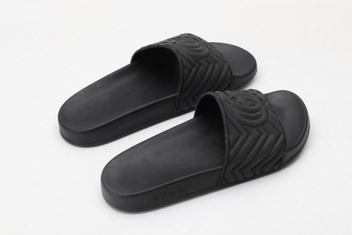 gucc slippers all black
