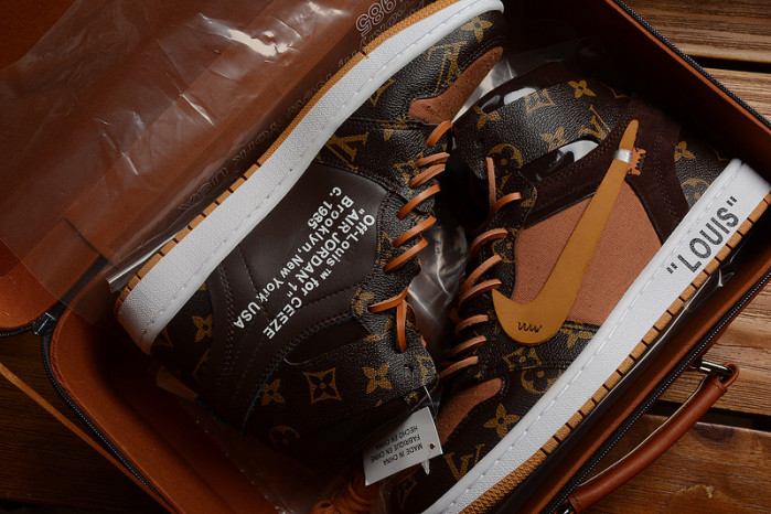 AIR JORDAN 1 OFW-LV AQ0818-158 (WITH CASE)