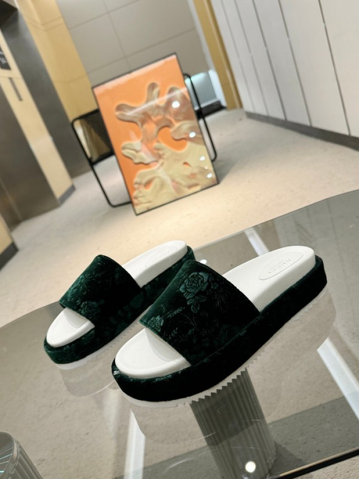GUCC SLIPPERS GU568-102
