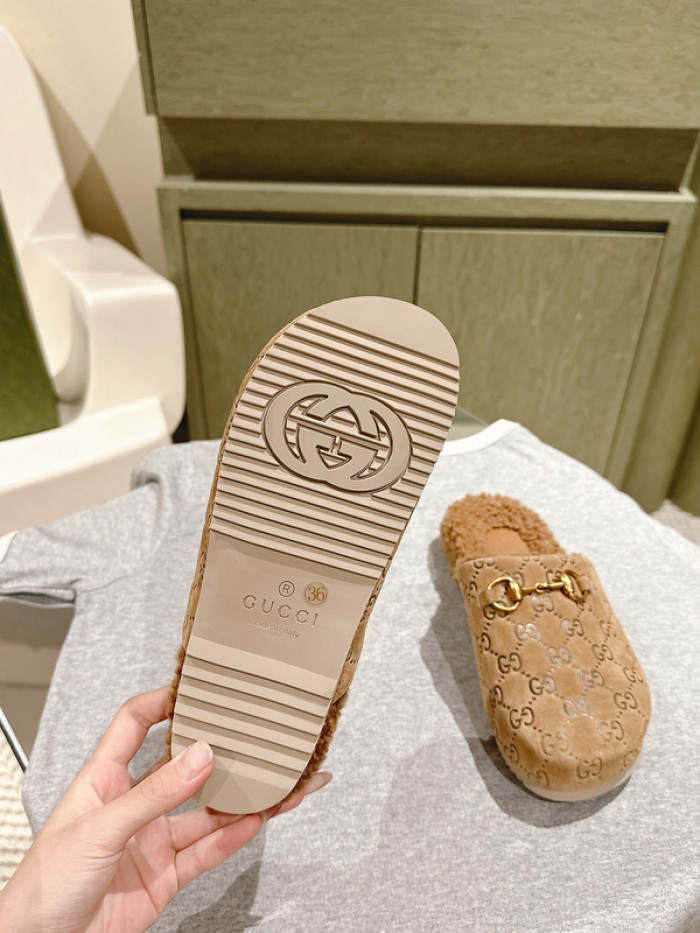 GUCC SLIPPERS GU568-097