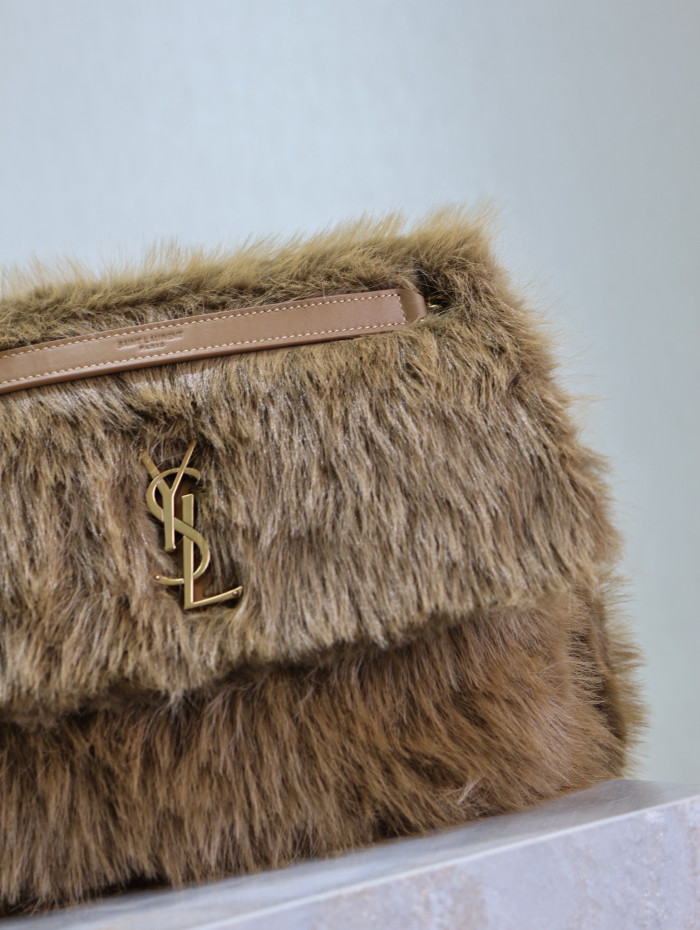 Y51 BAG B0113-246