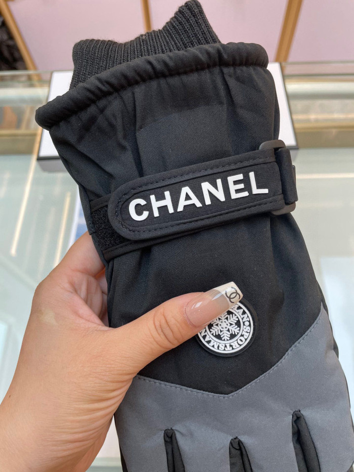 CHANNEL GLOVES CG001