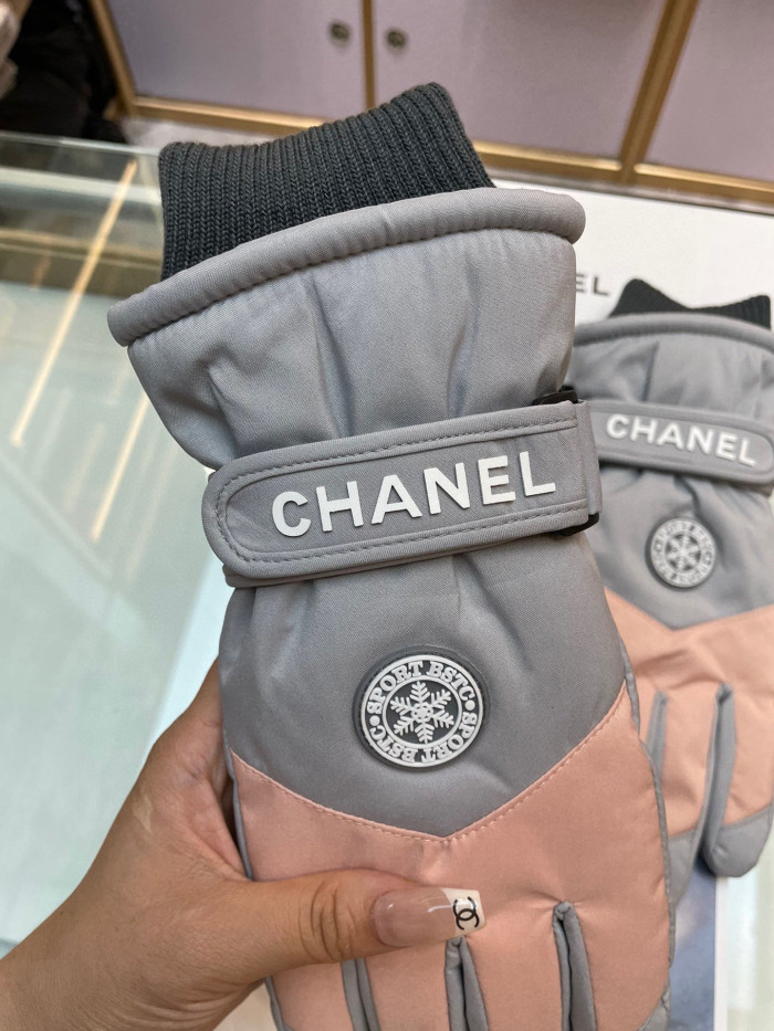 CHANNEL GLOVES CG003