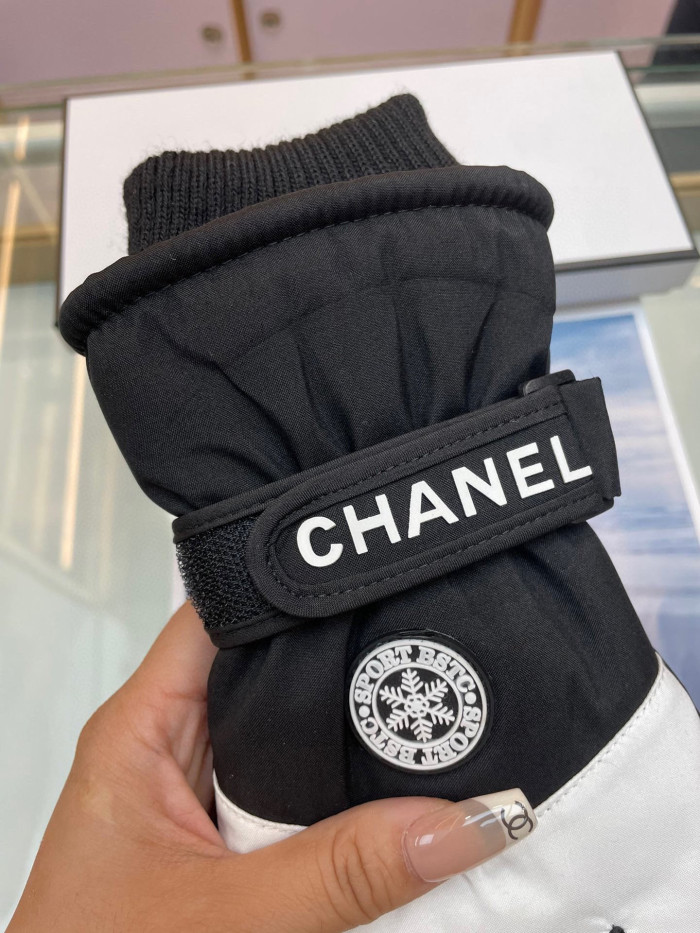 CHANNEL GLOVES CG002