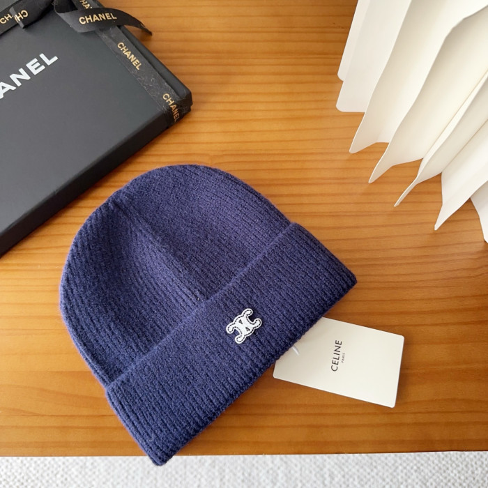 Ce1i*e HAT0229-0520