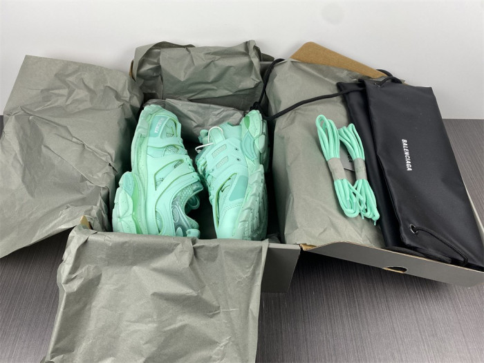 blcg track trainer green 542436 w3fe3 3800